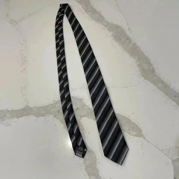APT. 9 Necktie Gray Black White Stripes 100% Polyester Workwear Professional - Picture 2 of 5